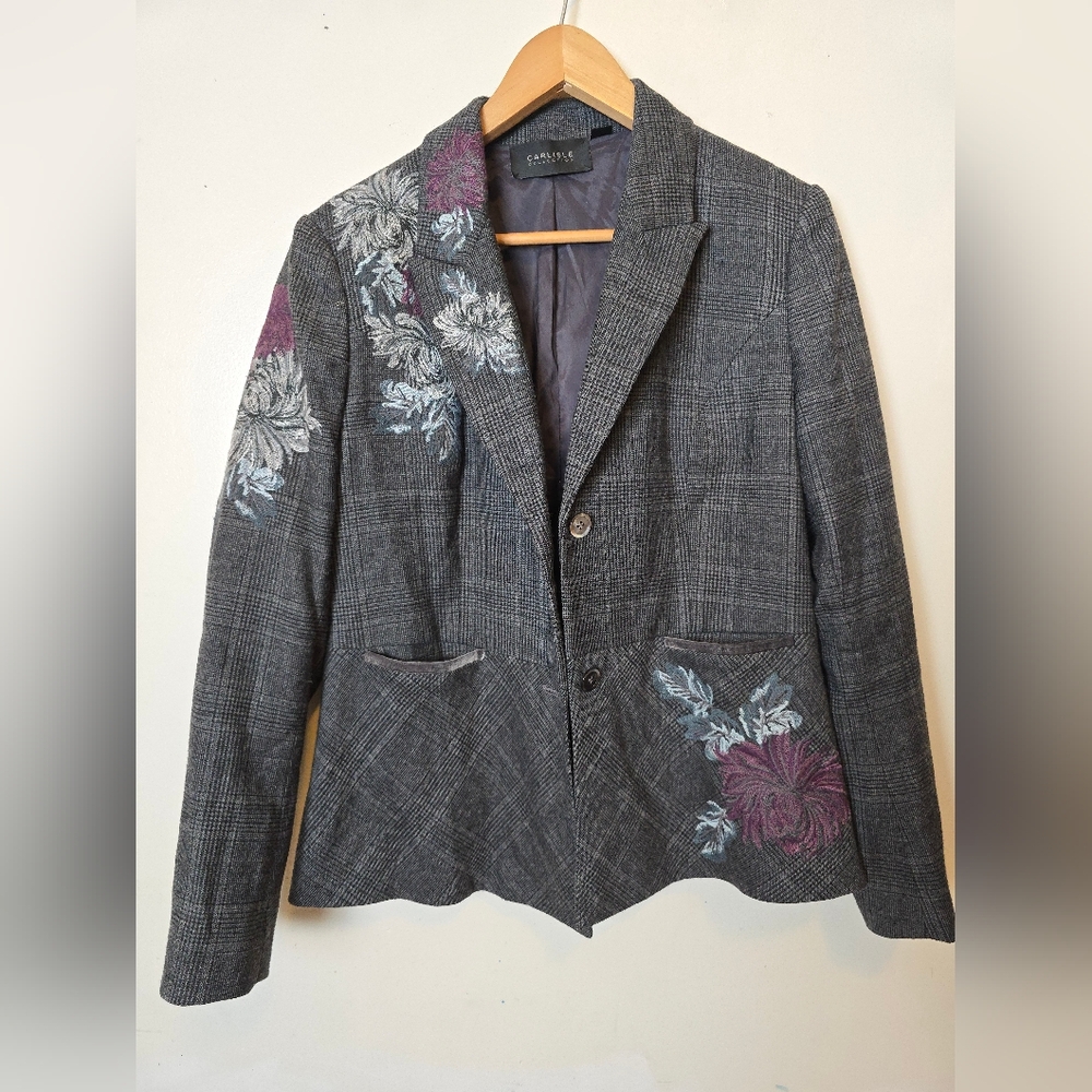 Chic Gray Embroidered Blazer